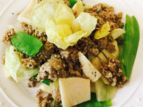 ひき肉とキャベツのサラダ カレー風味